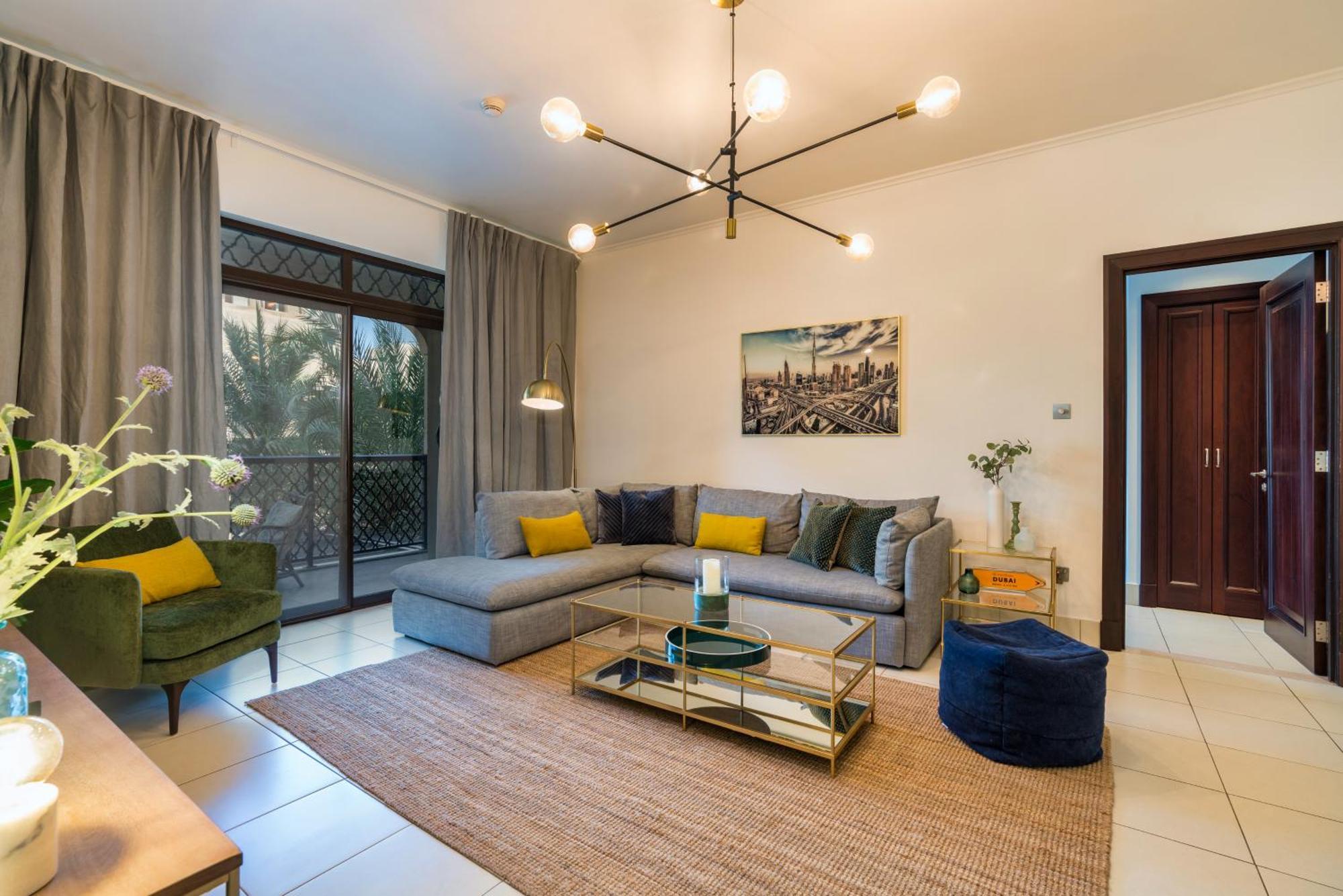 Luxury 2bedroom With Terrace & Burj Khalifa View Apartment