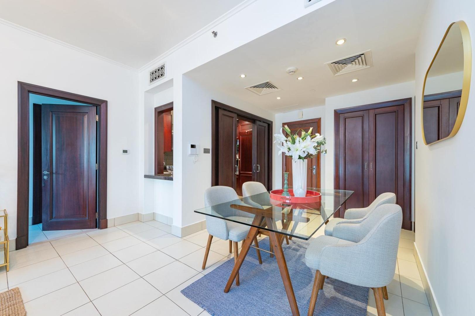 Luxury 2bedroom With Terrace & Burj Khalifa View Apartment *
